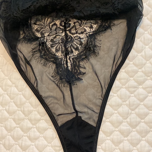 Nasty Gal Strappy Detail Eyelash Lace High Leg Body Black Medium 88% Poly,12% El - Picture 4 of 7